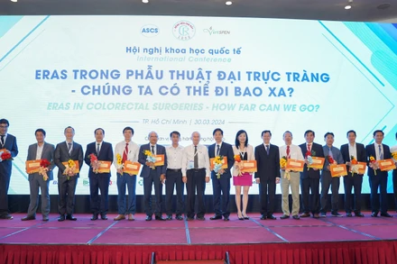Các đại biểu tham gia hội thảo