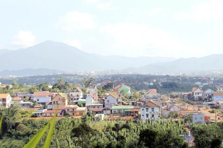 Một góc xã anh hùng Tân Châu, huyện Di Linh, Lâm Đồng.