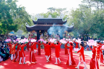 Linh thiêng nguồn cội.