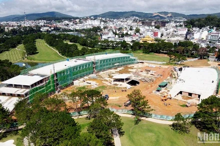 Cơ quan chức năng yêu cầu chủ đầu tư lập phương án phá dỡ công trình vi phạm theo quy định.