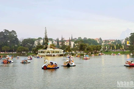 Trên hồ Xuân Hương-Đà Lạt dịp Lễ 30/4.