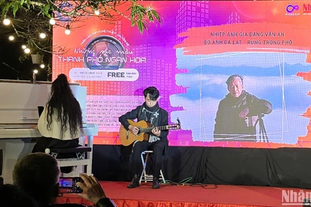 Phần giới thiệu về tác giả tham gia triển lãm - Nhiếp ảnh gia Đặng Văn An.