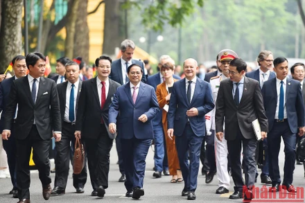 Thủ tướng Phạm Minh Chính chủ trì lễ đón Thủ tướng Olaf Scholz thăm chính thức Việt Nam.