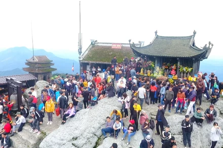 Du khách tham gia Lễ hội xuân Yên Tử. (Ảnh: Ủy ban nhân dân tỉnh Quảng Ninh)