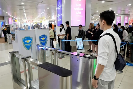 Thí điểm sử dụng tài khoản định danh điện tử để làm thủ tục hàng không. (Ảnh: xaydungchinhsach.chinhphu.vn)