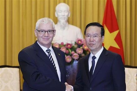 Chủ tịch nước Võ Văn Thưởng tiếp Viện trưởng Viện Kiểm sát tối cao Hungary Péter Polt. (Ảnh: TTXVN)