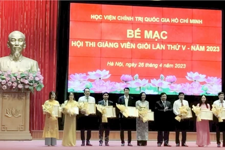 Lễ bế mạc, trao giải thưởng Hội thi giảng viên giỏi cấp học viện.