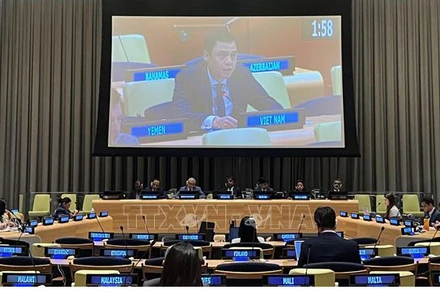 Quang cảnh phiên họp.