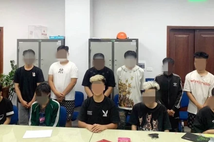 Ảnh minh họa: Ngày 25/10, Công an quận Hoàn Kiếm (Hà Nội) ra Quyết định khởi tố vụ án, khởi tố bị can đối với 11 đối tượng (sinh từ năm 2001-2005) về hành vi Gây rối trật tự công cộng.