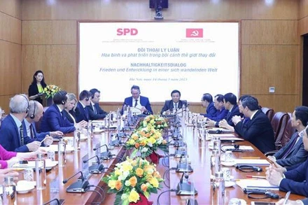 Hòa bình và phát triển vì phồn vinh của đất nước và hạnh phúc của nhân dân trong bối cảnh thế giới thay đổi