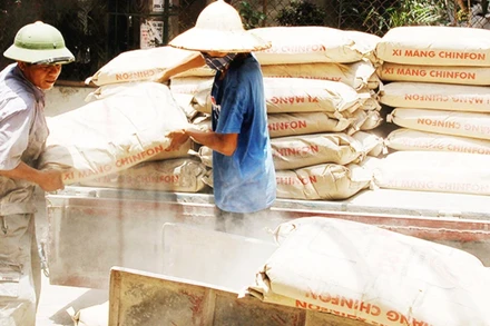 Bắt đầu từ đầu tháng 10/2023, CBAM áp dụng với các mặt hàng có lượng phát thải carbon như xi-măng.