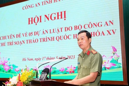 Đại tá Tô Anh Dũng, Giám đốc Công an tỉnh Hà Nam chủ trì hội nghị.