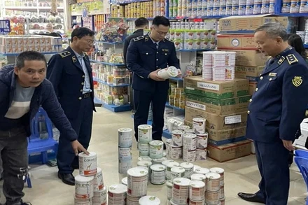 [Video] Bộ Công thương yêu cầu kiểm tra gắt gao thực phẩm, sữa và thuốc giả