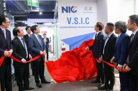 Khai trương Trung tâm ươm tạo và phát triển bán dẫn VSIC.