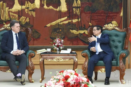 Thủ tướng Phạm Minh Chính tiếp ông Philippe Tabarot, Bộ trưởng Phụ trách giao thông Pháp.