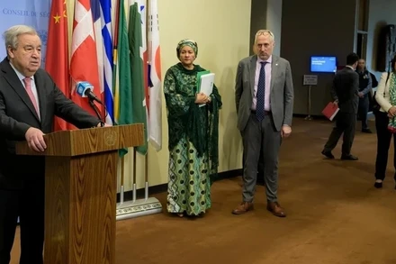 Tổng Thư ký Liên hợp quốc Antonio Guterres từng cảnh báo việc Chính phủ Mỹ cắt giảm viện trợ nước ngoài có thể sẽ khiến thế giới “kém mạnh khỏe hơn, ít an toàn và ít thịnh vượng hơn”. (Nguồn: THX/TTXVN).