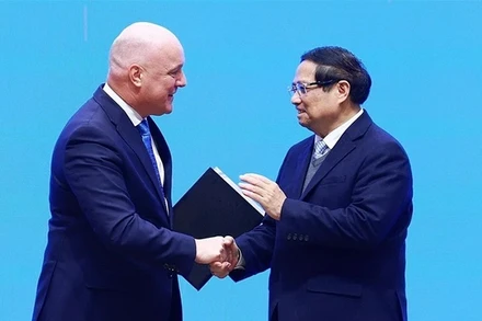 Thủ tướng Phạm Minh Chính và Thủ tướng New Zealand Christopher Luxon tuyên bố nâng cấp quan hệ Việt Nam-New Zealand lên Đối tác Chiến lược toàn diện. (Ảnh: Dương Giang/TTXVN)