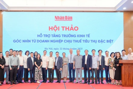Hội thảo "Hỗ trợ tăng trưởng kinh tế - Góc nhìn từ doanh nghiệp chịu thuế tiêu thụ đặc biệt". (Ảnh: THẾ ĐẠI)