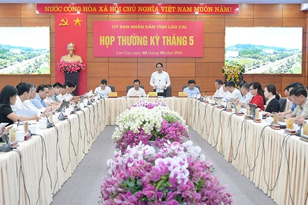 Quang cảnh phiên họp.