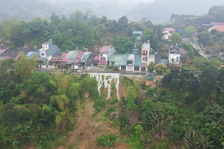 31 hộ dân bị ảnh hưởng bởi sạt lở.