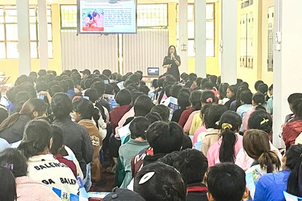 Tuyên truyền về vấn đề tảo hôn, và hôn nhân cận huyết thống cho học sinh vùng cao tỉnh Lào Cai.
