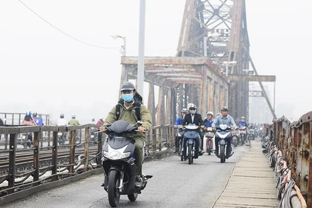 Khu vực Hà Nội sáng sớm có sương mù, ngày nắng, trời lạnh về đêm và sáng. (Ảnh minh họa)