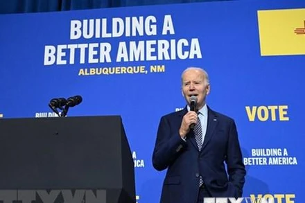 Tổng thống Mỹ Joe Biden phát biểu tại chiến dịch vận động tranh cử ở Albuquerque, New Mexico, ngày 3/11. (Ảnh: AFP/TTXVN)