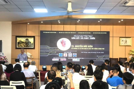 Chương trình giao lưu văn hóa kỷ niệm Ngày Doanh nhân Việt Nam 13/10.