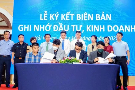 Ký kết biên bản ghi nhớ đầu tư kinh doanh giữa các doanh nghiệp Việt Nam và Hàn Quốc.
