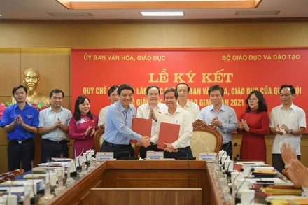 Lễ ký kết giữa Ủy ban Văn hóa, Giáo dục của Quốc hội và Bộ Giáo dục và Đào tạo.