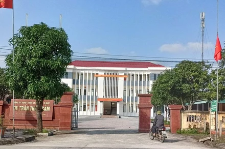Công sở UBND thị trấn Thiên Cầm, nơi xảy ra vụ xô xát giữa Nguyễn Đình T. với cán bộ địa chính thị trấn.
