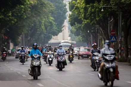 Khu vực Hà Nội sáng sớm có sương mù, đêm và sáng trời lạnh. (Ảnh minh họa)