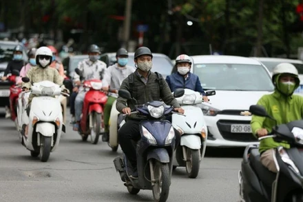 Khu vực Hà Nội sáng sớm có sương mù, trưa chiều trời nắng, đêm và sáng sớm và trời lạnh. (Ảnh minh họa)