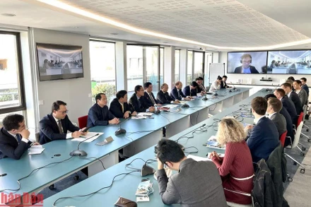 Các doanh nghiệp Pháp đánh giá cao sự ổn định chính trị và các chính sách ưu đãi đầu tư nước ngoài của Việt Nam, rất thuận lợi để xúc tiến các dự án đầu tư và hợp tác về năng lượng tái tạo, công nghiệp chế tạo và thực phẩm, môi trường… (Ảnh: MINH DUY)