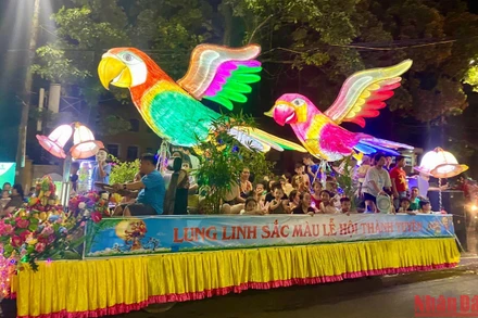 [Ảnh] Không khí "Trung thu sớm" ở Tuyên Quang 