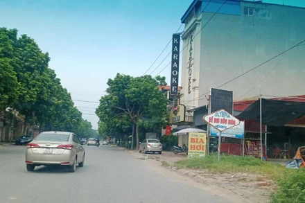 Quán karaoke Tùng Anh ở phường Phan Đình Phùng, thành phố Thái Nguyên bị tạm đình chỉ hoạt động vì vi phạm quy định phòng cháy.