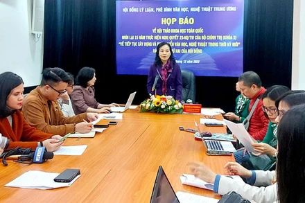 Bà Ngô Phương Lan, Phó Chủ tịch Hội đồng tại cuộc họp báo. 