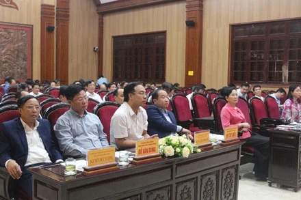 Các đại biểu dự hội nghị.