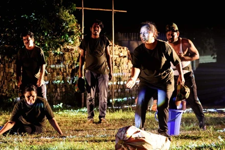 Một cảnh trong vở "Huyền thoại tuổi thanh xuân" được dựng tại Bangladesh.