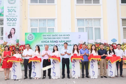 Phòng khám Răng hàm mặt của Trường đại học Y dược chính thức được khai trương.