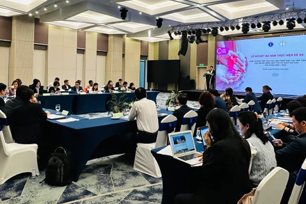 Quang cảnh cuộc họp sơ kết.