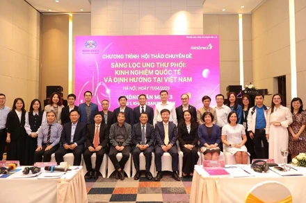 Các đại biểu trong nước và nước ngoài tham dự Hội thảo chuyên đề “Sàng lọc ung thư phổi: Kinh nghiệm quốc tế và định hướng tại Việt Nam”.