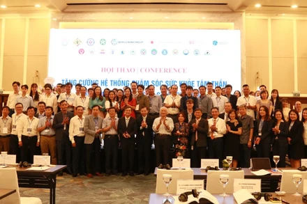 Các đại biểu tham dự hội thảo.