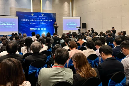 Quang cảnh hội nghị khoa học y tế 2024.