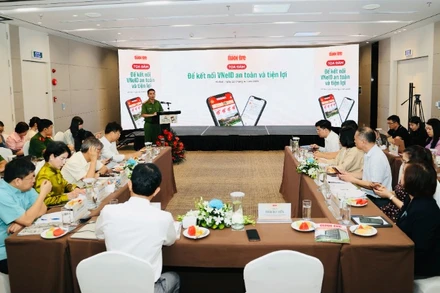 Quang cảnh tọa đàm.