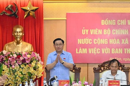 Chủ tịch Quốc hội Vương Đình Huệ chủ trì buổi làm việc với Ban Thường vụ Tỉnh ủy Hà Tĩnh.