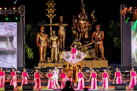 Chương trình hòa nhạc nghệ thuật “Vang mãi khúc quân hành”.