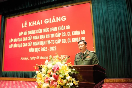 Giám đốc Học viện Quốc phòng Trần Việt Khoa phát biểu tại buổi lễ.