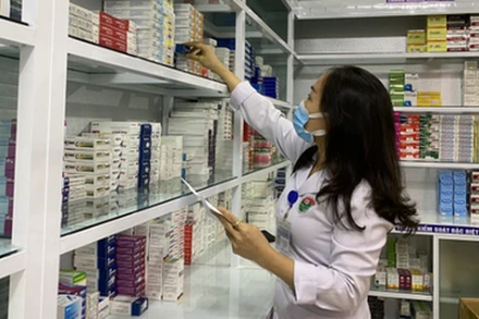 Thủ tướng chỉ đạo triển khai các giải pháp bảo đảm đủ thuốc, trang thiết bị y tế phục vụ công tác khám bệnh, chữa bệnh cho người dân.