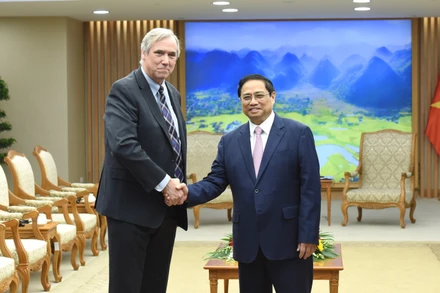 Thủ tướng Phạm Minh Chính đón Thượng nghị sĩ bang Oregon Jeff Merkley. 